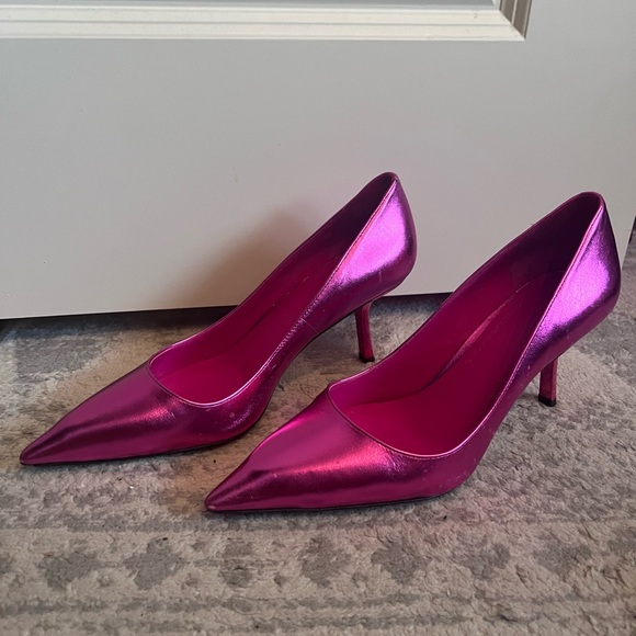 STELLA LUNA - Hot pink metallic 3 inch heel with dust bag - barely used - Picture 3 of 8